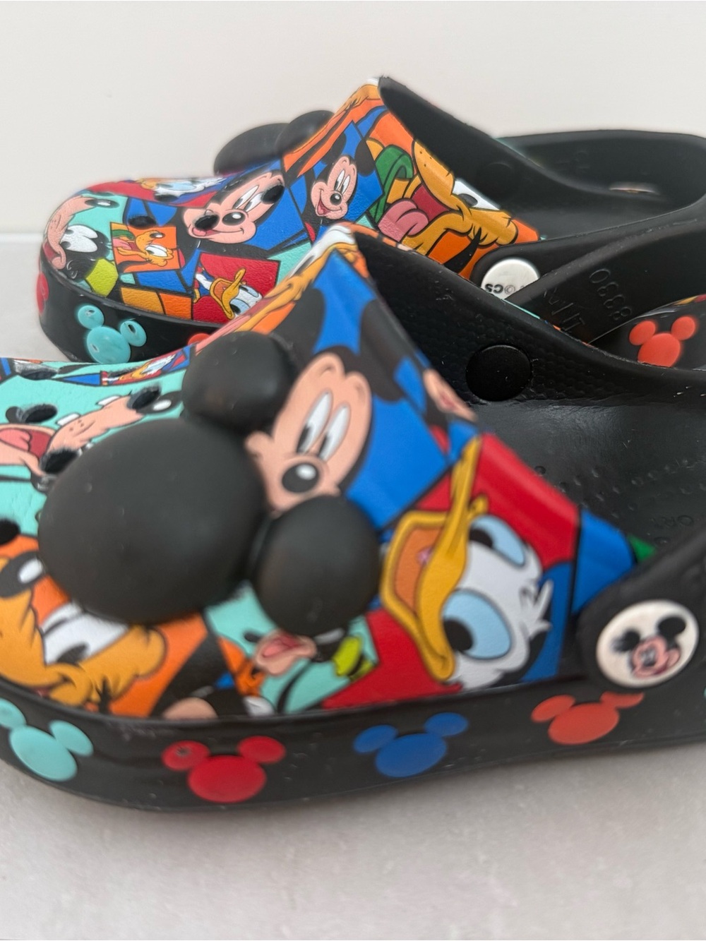 Disney Black Mickey & Friends Toddler Crocs size 8 - Picture 2 of 11